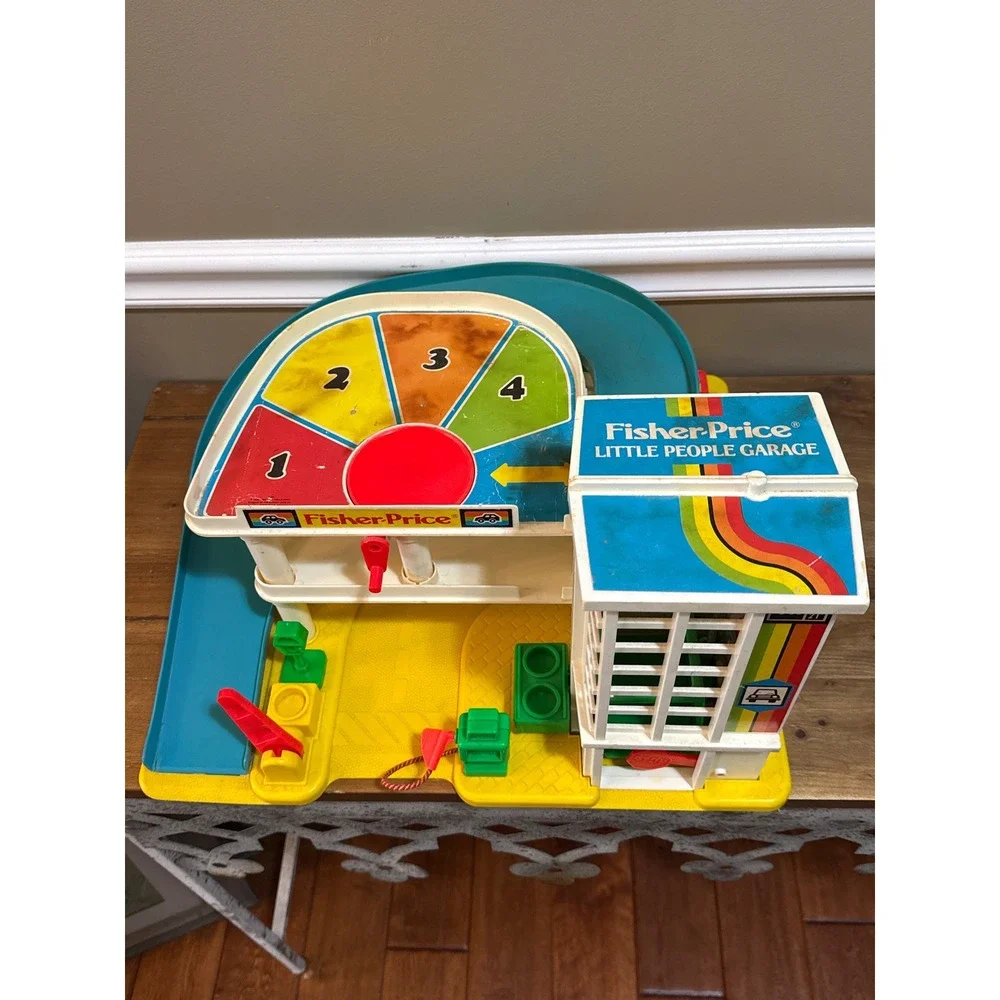 Vintage Fisher Price Little People Garage 2504 Play Family Service Center 1970s